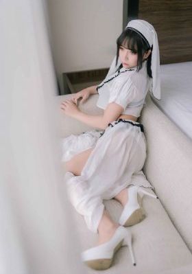 衣袖红镶边_4K天堂在线